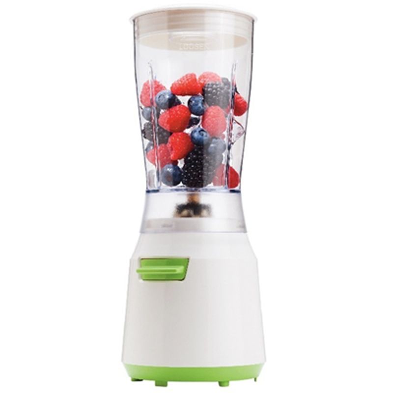 Brentwood 14 Ounce Personal Blender in Green and White