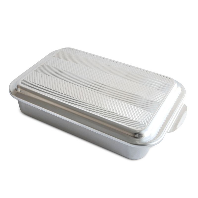 Nordic Ware Classic 9 x 13 Pan with Embossed Prism Lid