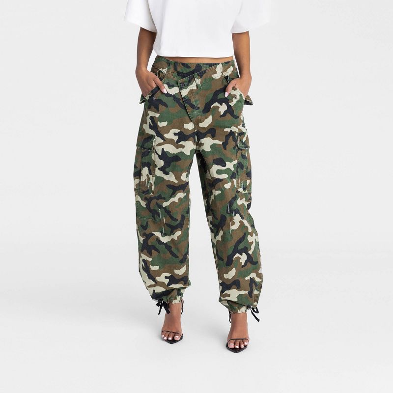KBB by KAHLANA Women's Mid-Rise Straight Leg 'The Cargo Jogger' - Dark Camo L