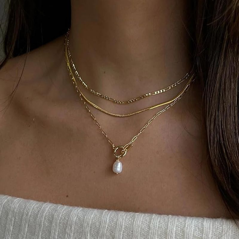 HTUTWOO Gold Layered Necklaces for Women Dainty 14K Gold Plated Pendant Necklace Set Cute Gold Cross Chain Layering Pendant Jewelry